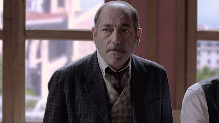 Carles Francino como Víctor Ros en una escena de la serie.