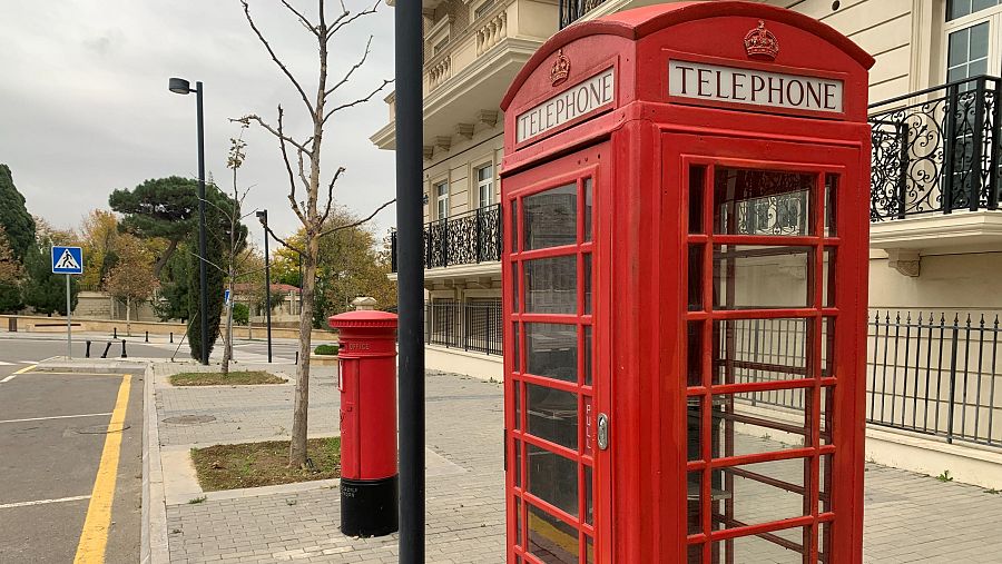 Podría ser Londres, pero es Bakú