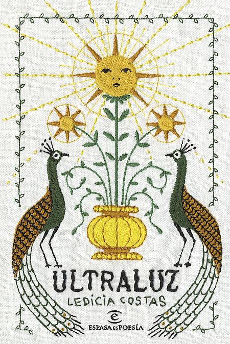 Portada bordada de 'Ultraluz', de Ledicia Costas, con dos pavos y un sol.