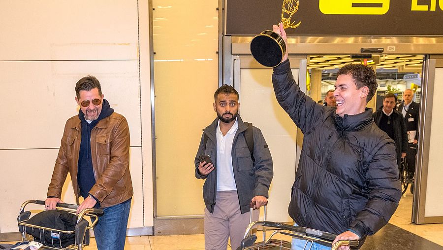 Josep Cister, creador de 'La Promesa' y Ramón Campos, productor, a su llegada a Madrid