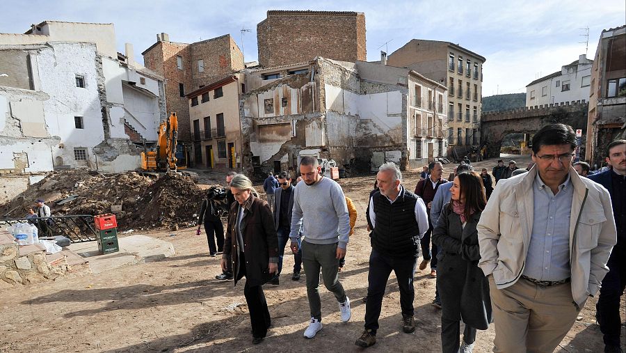 El ministro de Política Territorial y Memoria Democrática, Ángel Víctor Torres, visita Letur (Albacete) el 26 de noviembre de 2024.