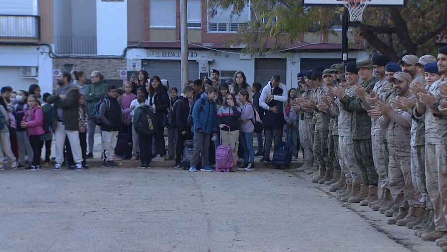 Reabren los colegios en Benetússer