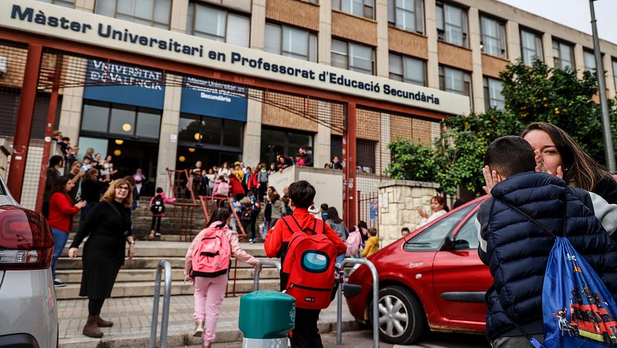 Los alumnos del CEP Lluís Vives de Massanassa han sido reubicados en la antigua Facultad de Magisterio de la Universitat de València, tras los daños que causó la DANA en su colegio.