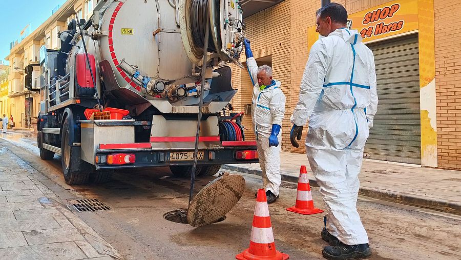 Trabajos de desatranque tras la DANA.