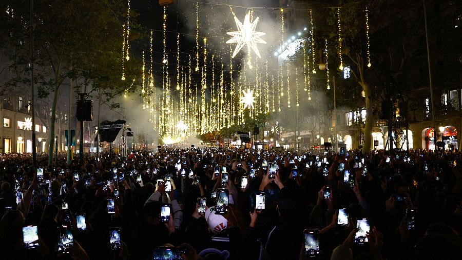 Barcelona da comienzo a la Navidad con el encendido de luces