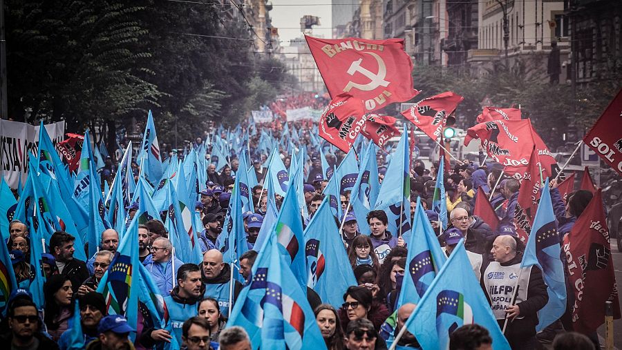 Manifestación en Nápoles durante la jornada de huelga general