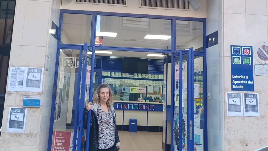 Maribel Piles, lotera de la administración nº 113 en Castellar-Oliveral