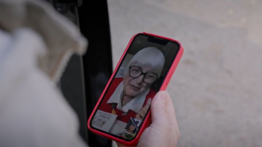 Thais Villas fa una videotrucada amb Pilarín Bayés a l'últim capítol de 'En Router'