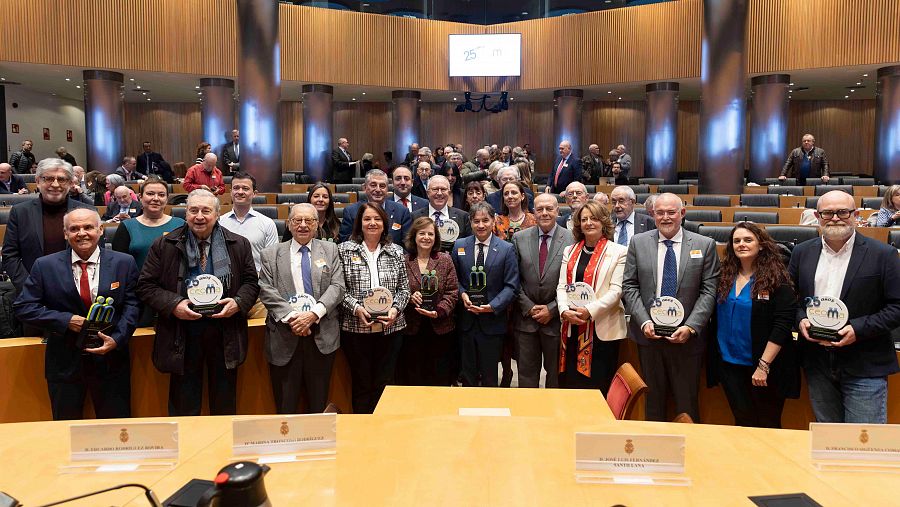 Foto de familia de los premiados