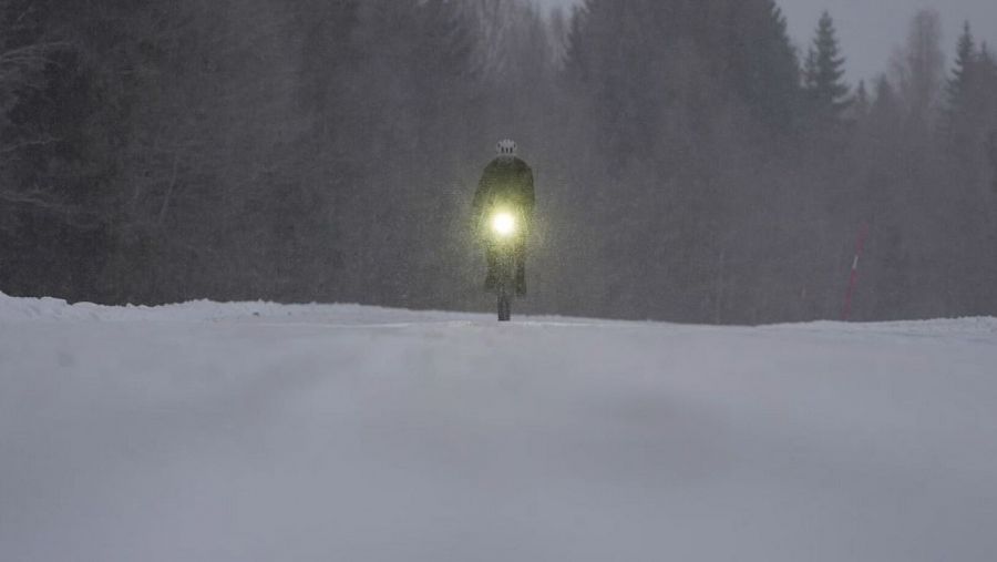 La aventura de Daniel Sanz en bici para entregar las cartas a Papa Noel