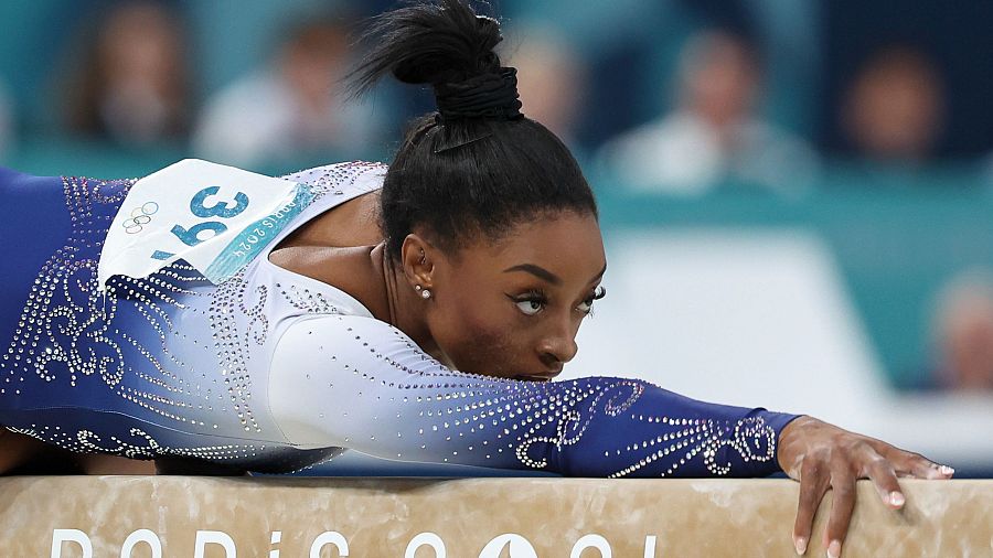 Simone Biles, en la final de barra en París 2024