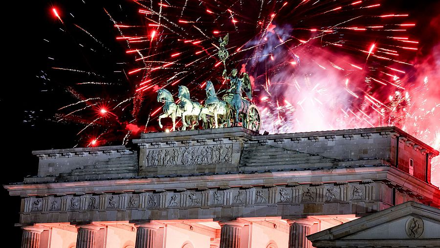 Las celebraciones de Nochevieja en Berlín, Alemania