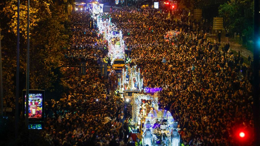 La cabalgata de Reyes llena las calles de Córdoba