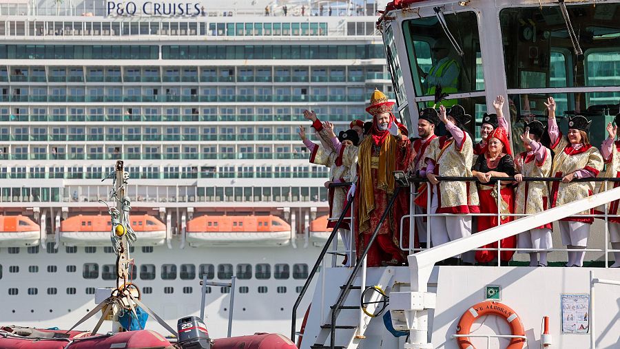 Los Reyes Magos llegan a Las Palmas de Gran Canaria en barco