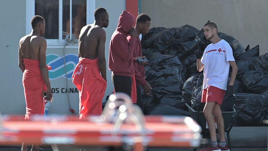 Salvamento Marítimo rescata a otros 84 inmigrantes en aguas de El Hierro