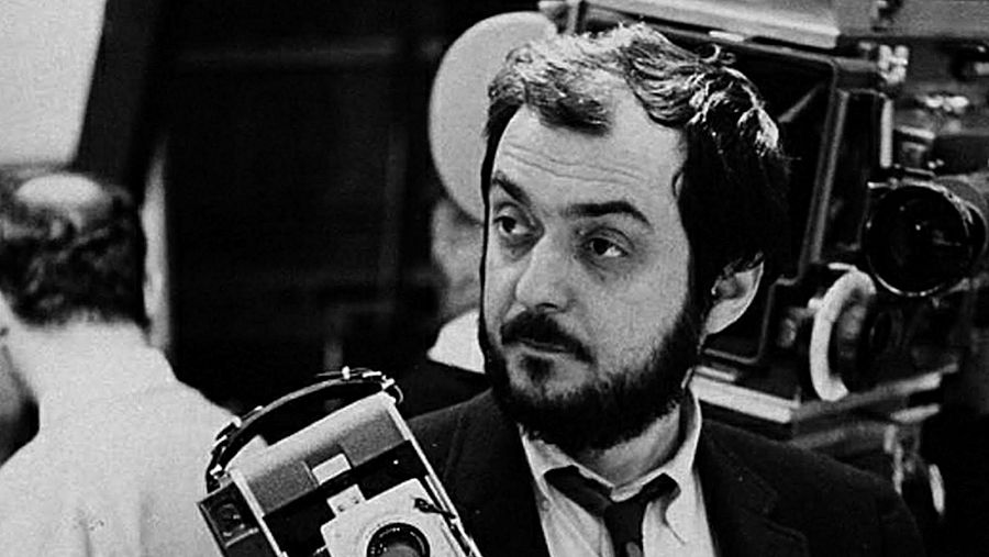 Stanley Kubrick, el director de 'La Naranja Mecánica' durante un rodaje