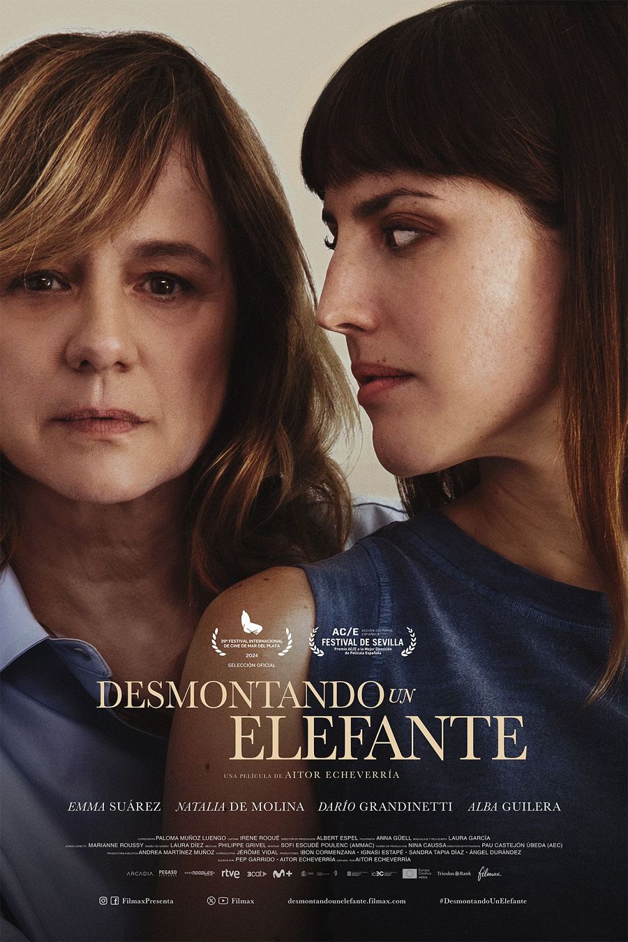 Cartel de cine mostrando a Emma Suárez y Natalia de Molina. Incluye logos de patrocinadores y mención a festivales de cine.
