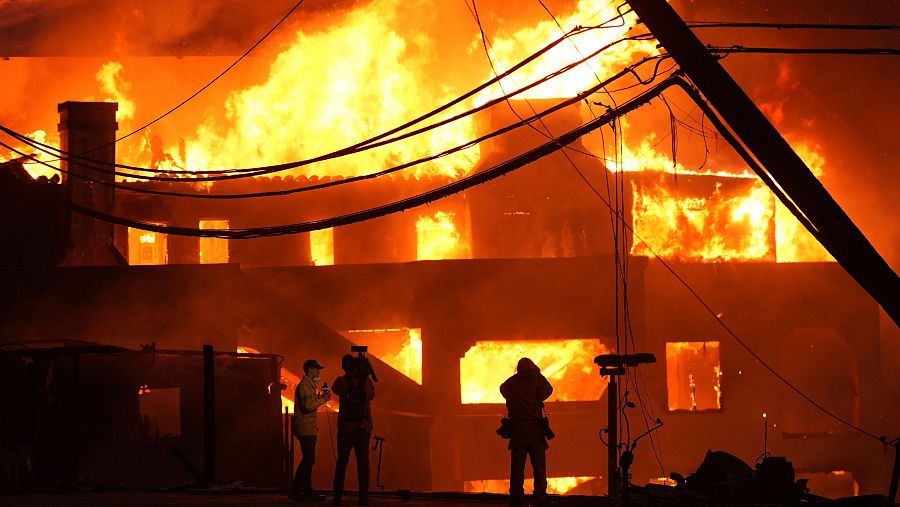 Casas frente a la playa destruidas por el incendio Palisades