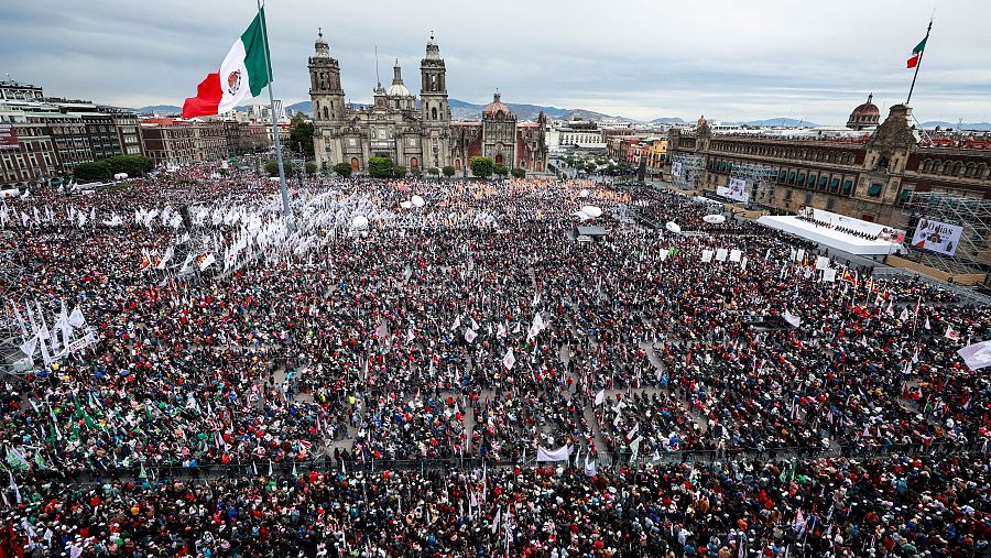 Simpatizantes de Sheinbaum abarrotan el Zócalo de la Ciudad de México