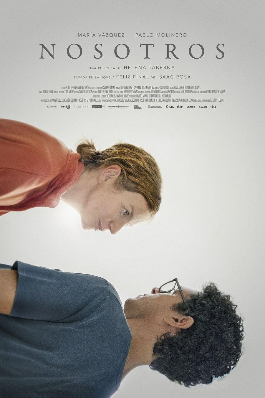 Primer plano de dos actores mirándose, cartel de la película 