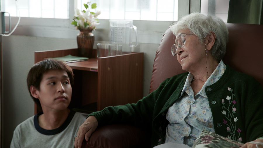 M acompaña a su abuela durante la quimioterapia