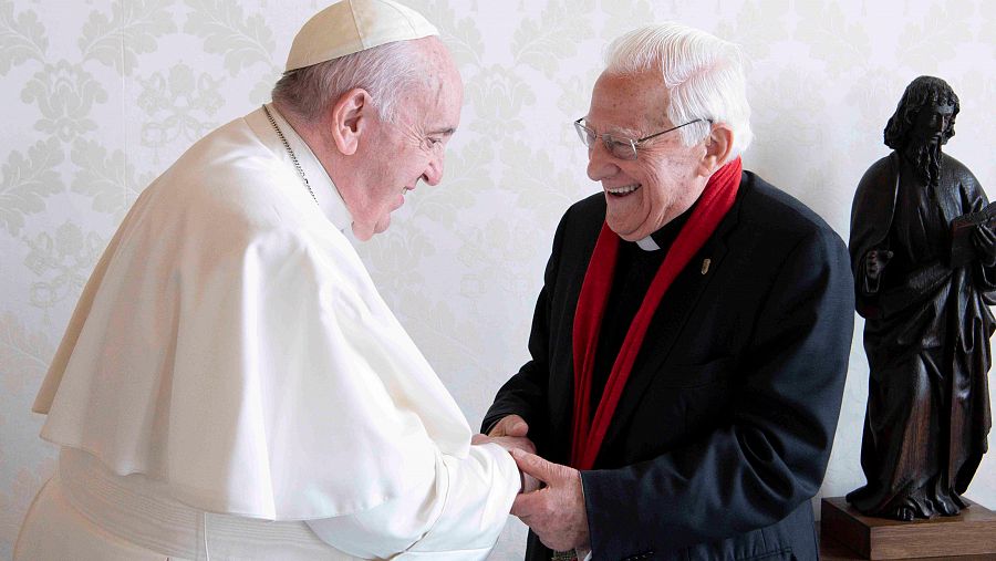 Papa Francisco y padre Ángel