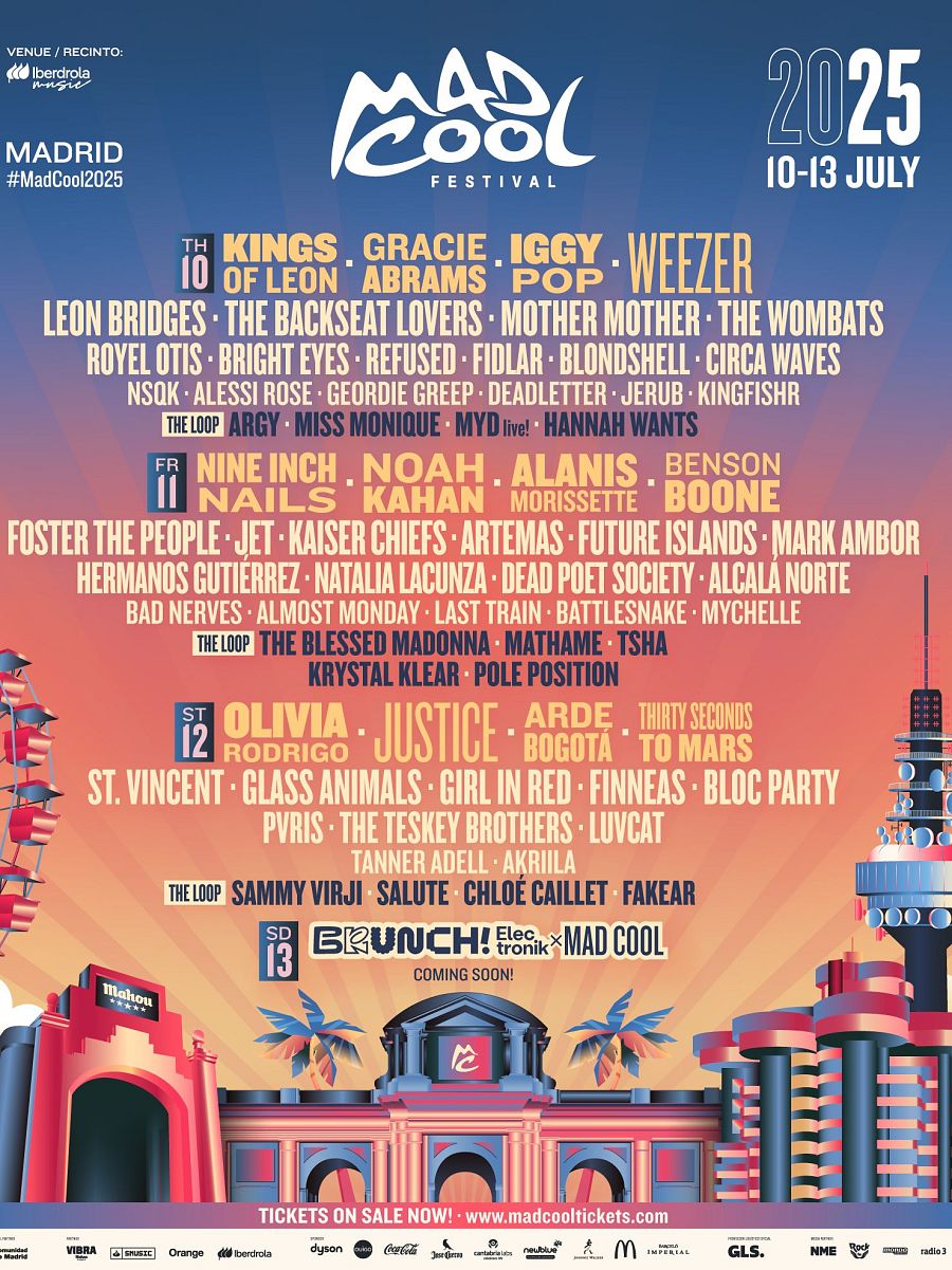 Cartel Mad Cool Festival 2025 (10-13 julio, Madrid).  Diseño con degradado cálido, nombre del festival e ilustración de la Puerta de Alcalá.  Lista de artistas por día.