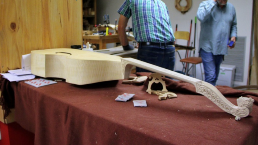 Viola de Gamba de uno de los aprendices del taller de Javier Martínez