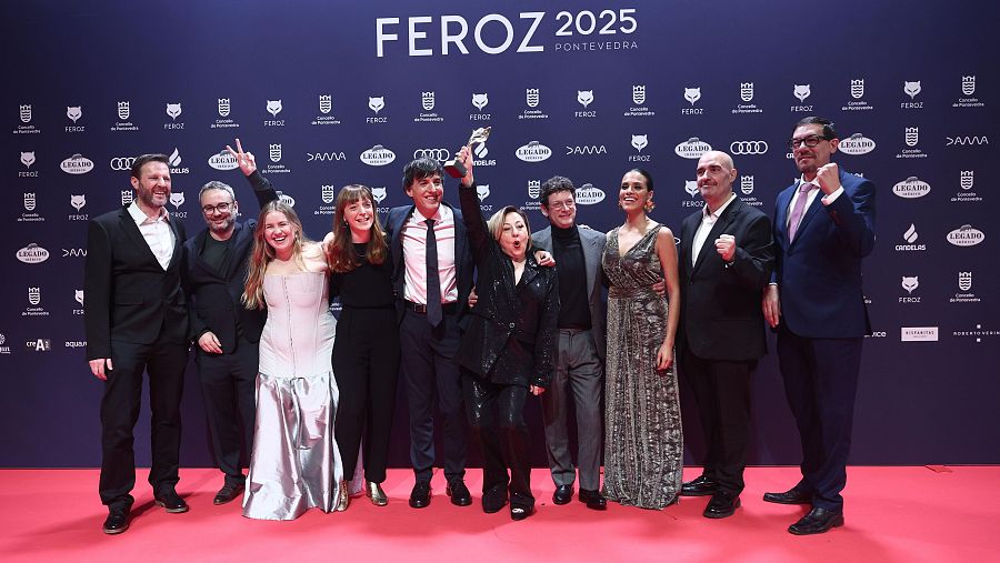 Premios Feroz 2025: el equipo de 'Celeste', premio a la mejor serie de comedia