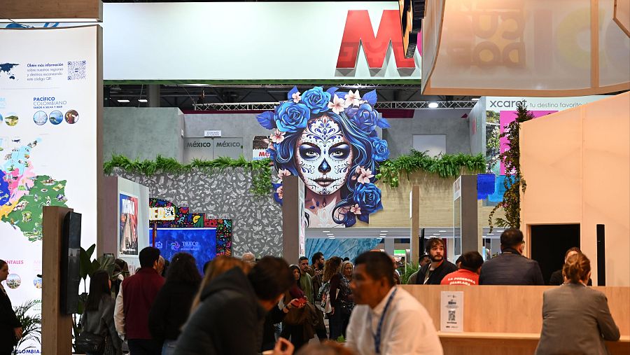 Una catrina adorna el estand de México