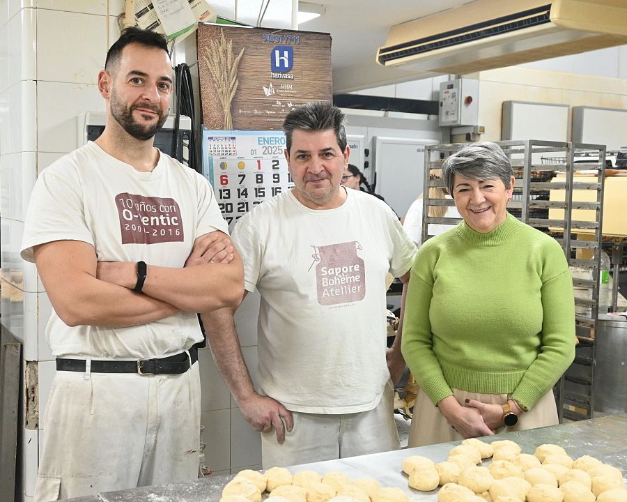 Raúl Ferrer, Carlos Usón y Mariví Usón en el Horno Ismael de Zaragoza