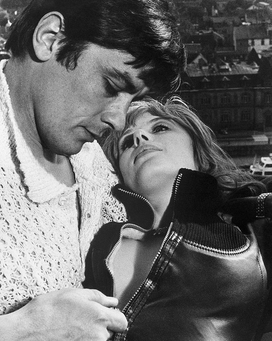 Alain Delon y Marianne Faithfull en una escena íntima de 