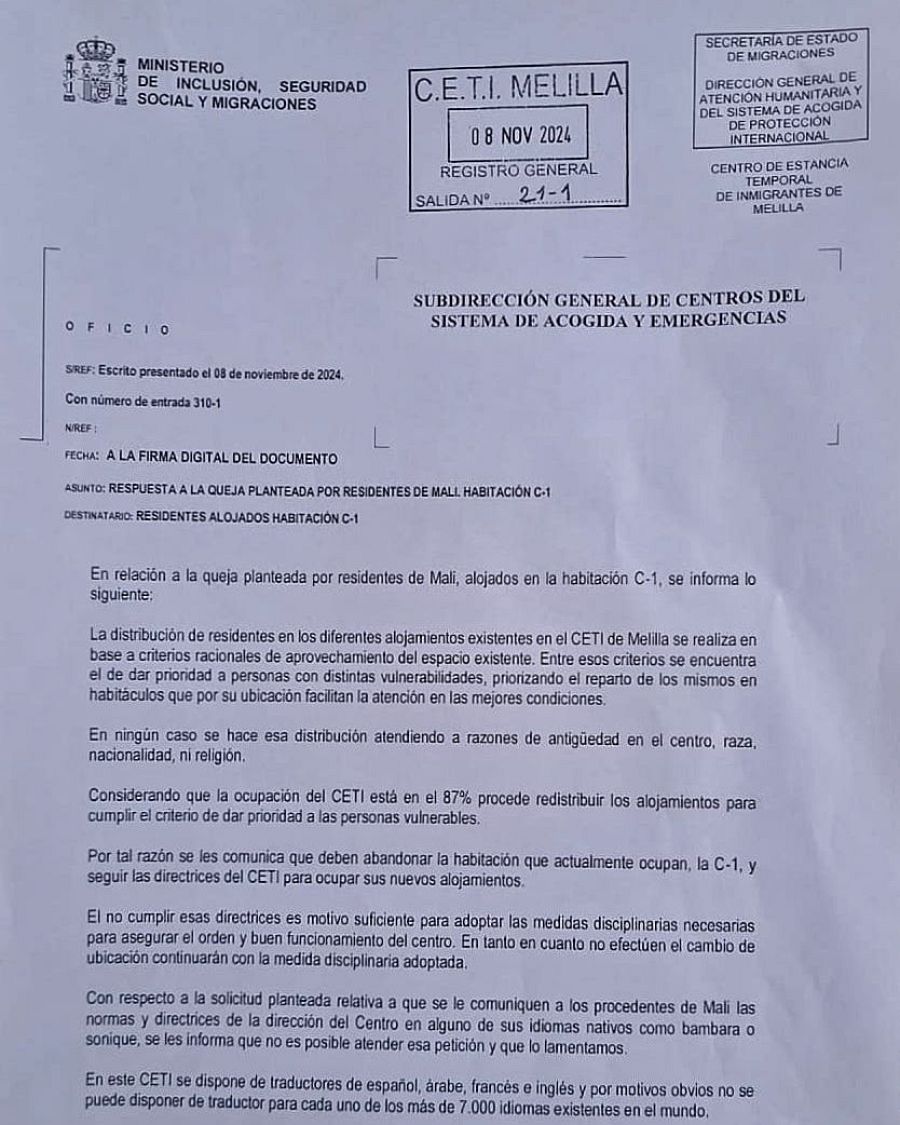 Oficio del 8/11/2024 del Ministerio de Inclusión a residentes de Mali en el CETI de Melilla sobre redistribución de habitaciones por alta ocupación (87%). Se prioriza la vulnerabilidad, no la antigüedad, raza o religión. El incumplimiento conlleva medidas.