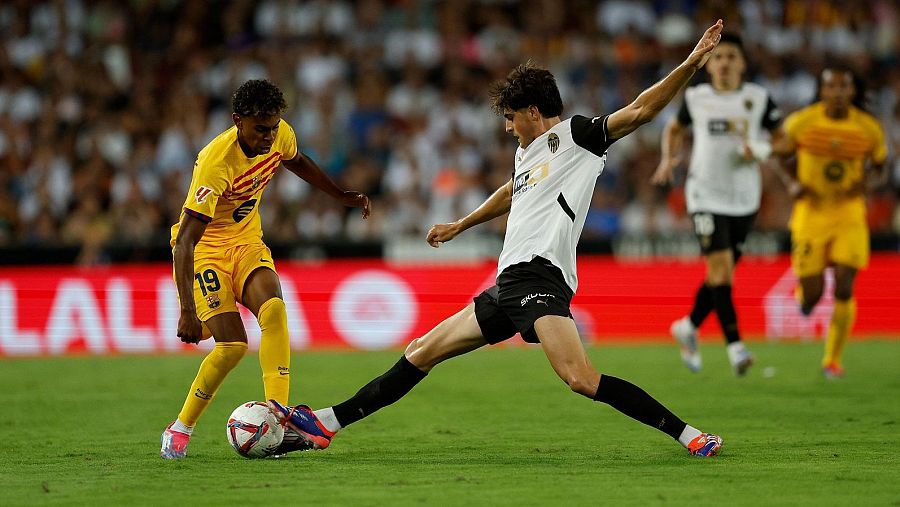 València i Barça s'enfronten als quarts de final de la Copa del Rei a Mestalla.