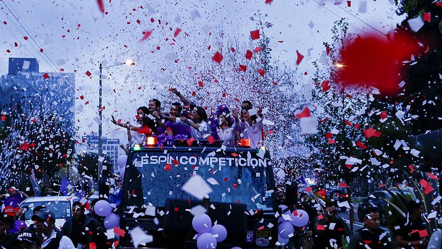 Ecaudor vota unas primarias presidenciales centrado en la seguridad y crisis política