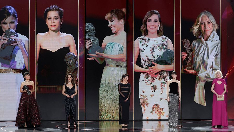 Natalia de Molina, Susi Sánchez, Elena Anaya, María León y Eva Llorach en los Goya 2025