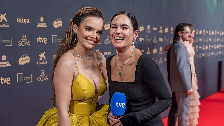 Elena S. Sanchez, junto a Melody