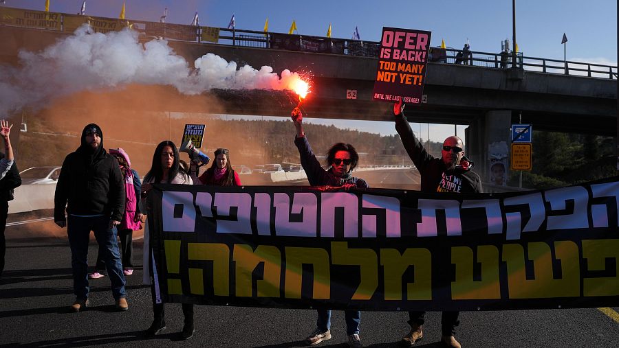 Familiares de rehenes israelíes retenidos en Gaza piden que se mantenga el alto el fuego