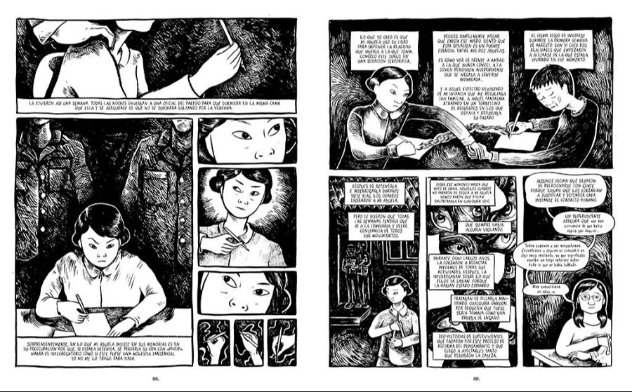 Viñetas en blanco y negro de un cómic muestran una mujer, uniformes, mesas y textos que sugieren vigilancia, recuerdos y supervivencia en una atmósfera oscura e intensa.