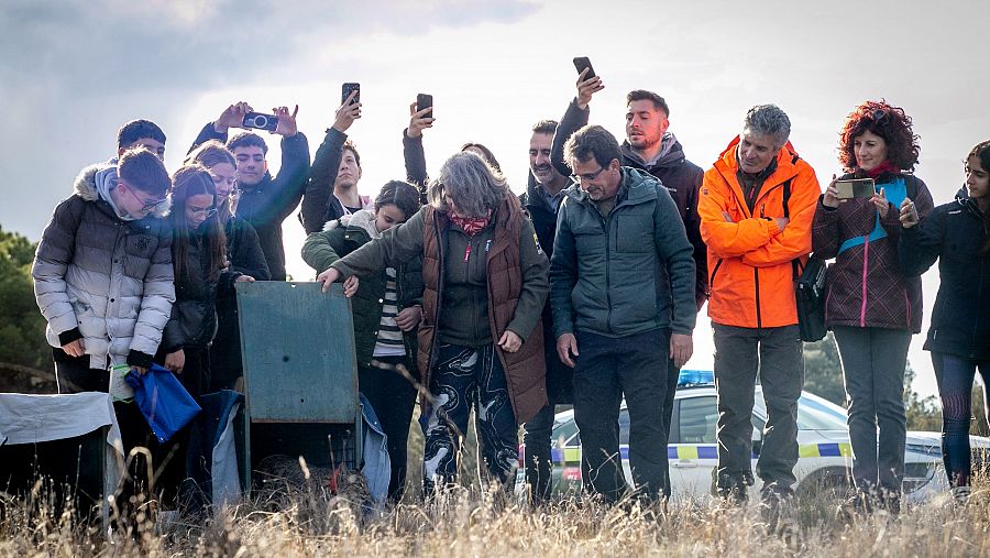 Alumnos del instituto Fray Luis de León de las Pedroñeras durante la suelta de linces