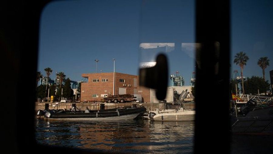 Embarcaciones neumáticas confiscadas a narcotraficantes atracadas en Algeciras en abril de 2024