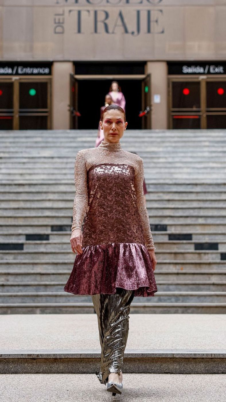 Una modelo en el desfile de Duyos