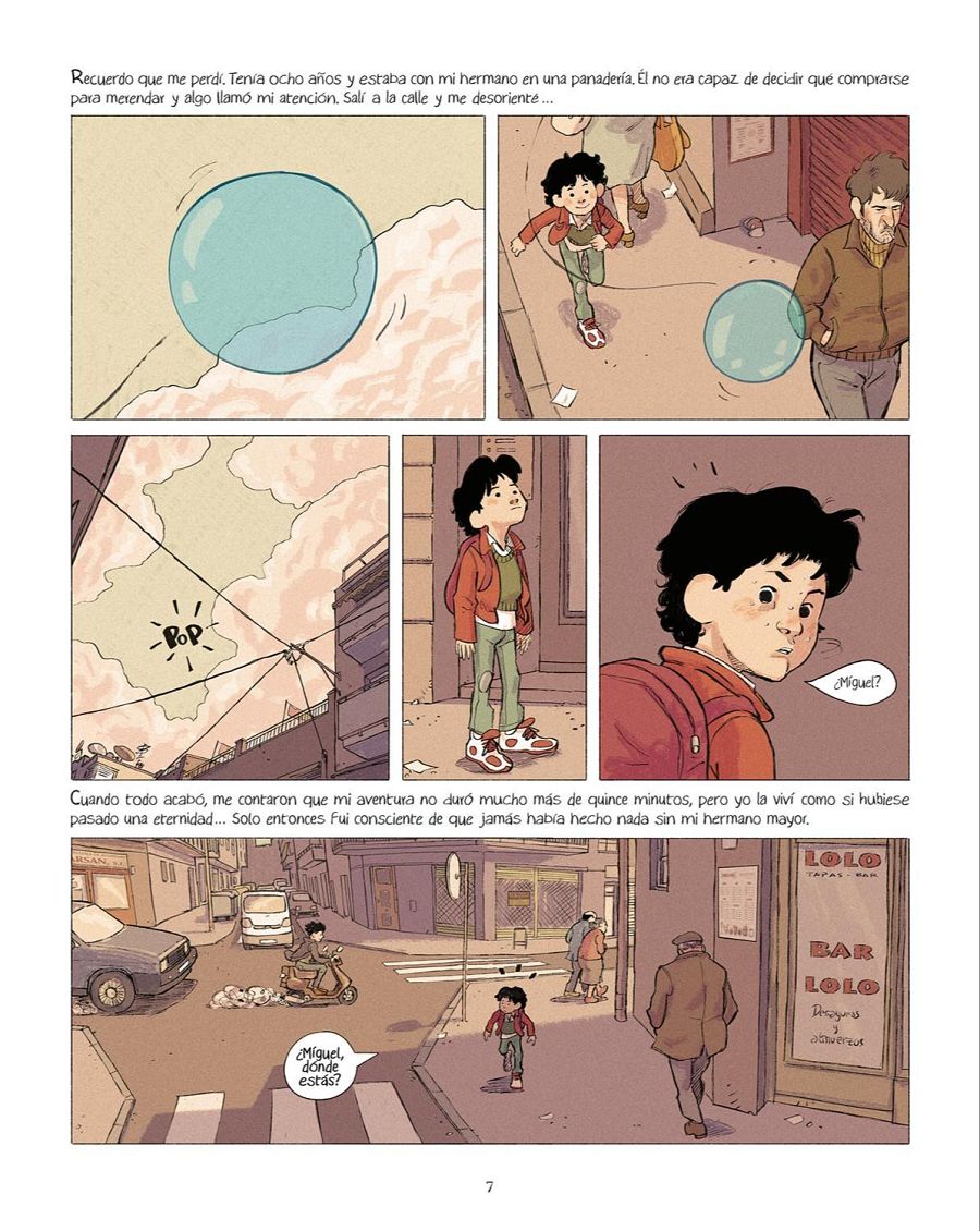 Viñetas de un cómic que narran la experiencia de un niño perdido cerca de una panadería, mostrando su angustia y la posterior reunión con su hermano.  El globo que explota y la pregunta 