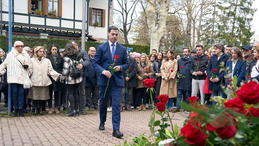 El lehendakeri, Imanol Pradales, participa en la ofrenda floral