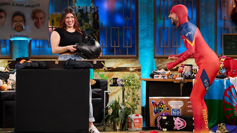 Broncano y Leanne Garcia, ayer en 'La Revuelta'