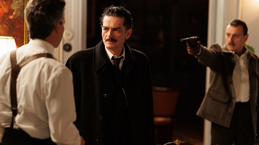 Jerónimo trata de matar a don Fermín