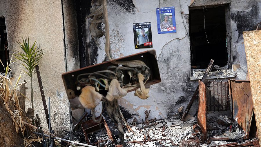 Casa quemada en el kibutz Nir Oz