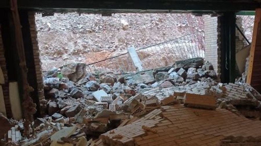 Muro del pabellón de deportes de Cehegín