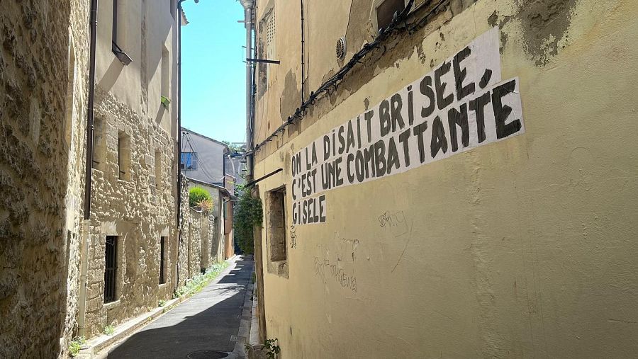 Collage en pared de piedra: 