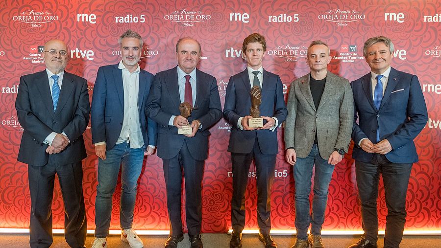Foto de familia del acto, celebrado este miércoles en Las Ventas